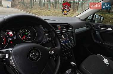 Внедорожник / Кроссовер Volkswagen Tiguan 2017 в Ладыжине