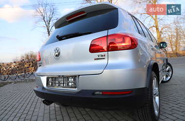 Позашляховик / Кросовер Volkswagen Tiguan 2016 в 