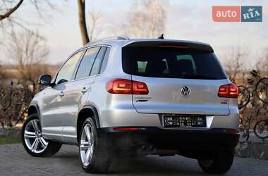 Позашляховик / Кросовер Volkswagen Tiguan 2016 в 