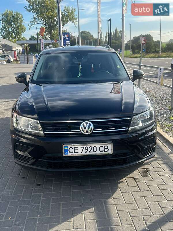 Позашляховик / Кросовер Volkswagen Tiguan 2017 в Чернівцях