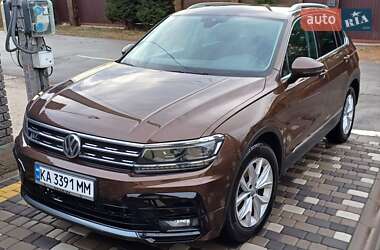 Позашляховик / Кросовер Volkswagen Tiguan 2017 в Києві