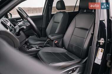 Внедорожник / Кроссовер Volkswagen Tiguan 2019 в 