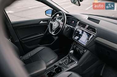 Внедорожник / Кроссовер Volkswagen Tiguan 2019 в 