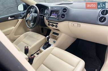 Внедорожник / Кроссовер Volkswagen Tiguan 2016 в 
