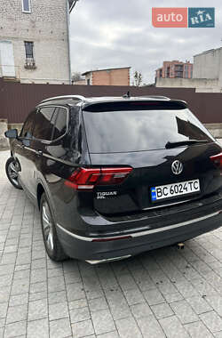 Позашляховик / Кросовер Volkswagen Tiguan 2018 в 