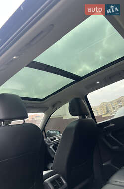 Позашляховик / Кросовер Volkswagen Tiguan 2018 в 