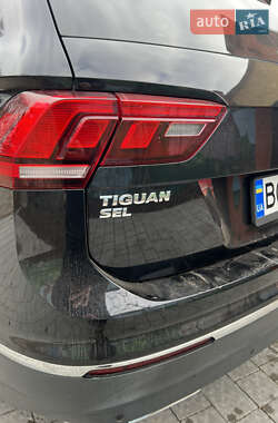 Позашляховик / Кросовер Volkswagen Tiguan 2018 в 