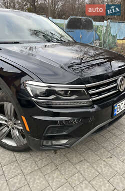 Позашляховик / Кросовер Volkswagen Tiguan 2018 в 