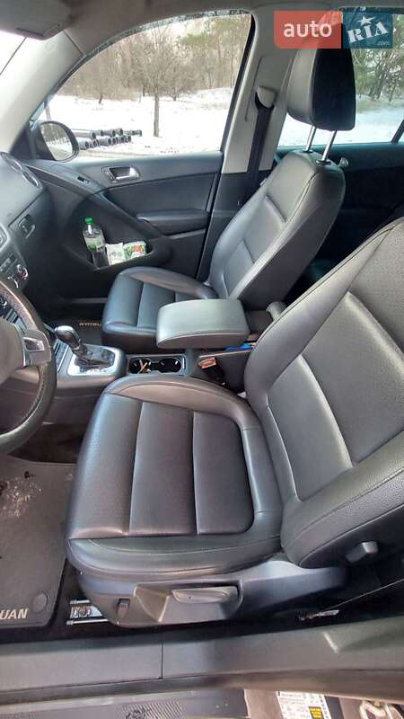 Внедорожник / Кроссовер Volkswagen Tiguan 2015 в Днепре