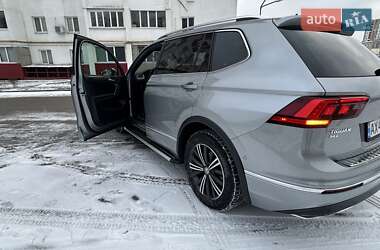 Позашляховик / Кросовер Volkswagen Tiguan 2020 в 