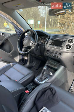 Позашляховик / Кросовер Volkswagen Tiguan 2014 в 