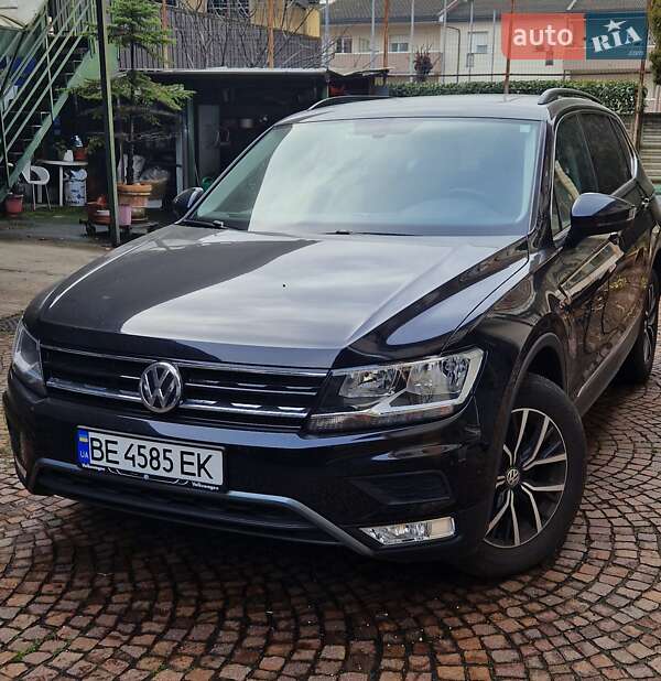 Позашляховик / Кросовер Volkswagen Tiguan 2019 в 