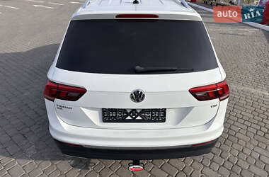 Позашляховик / Кросовер Volkswagen Tiguan 2017 в 