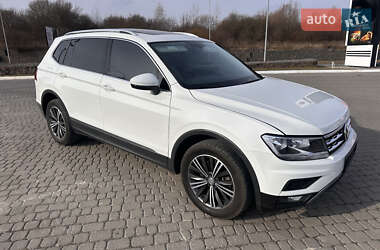 Позашляховик / Кросовер Volkswagen Tiguan 2017 в Львові