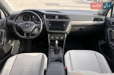 Позашляховик / Кросовер Volkswagen Tiguan 2017 в 