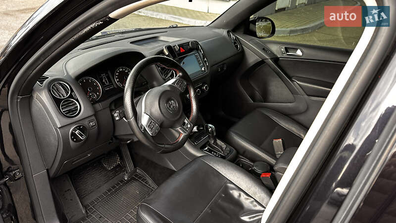Внедорожник / Кроссовер Volkswagen Tiguan 2010 в Киеве
