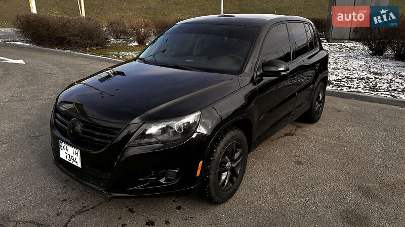 Внедорожник / Кроссовер Volkswagen Tiguan 2010 в Киеве