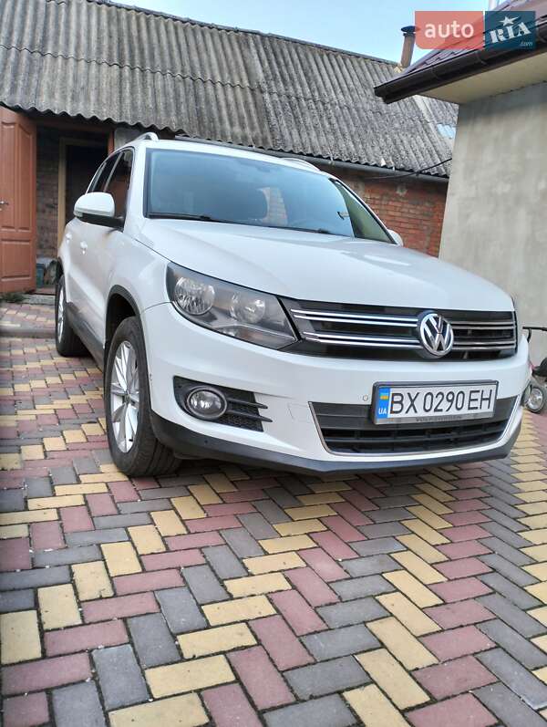 Внедорожник / Кроссовер Volkswagen Tiguan 2015 в Хмельницком