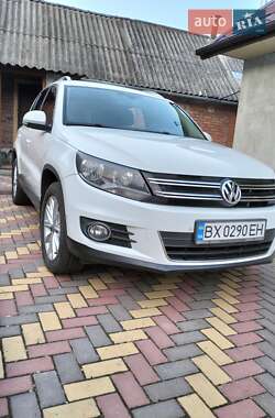 Внедорожник / Кроссовер Volkswagen Tiguan 2015 в 