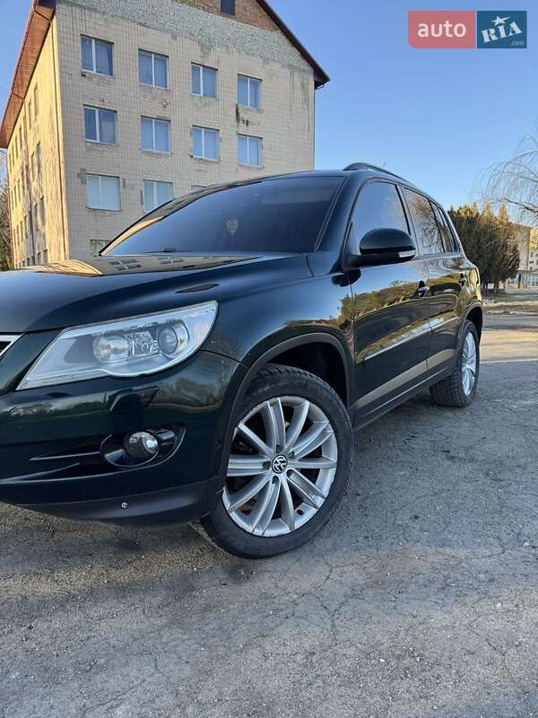 Позашляховик / Кросовер Volkswagen Tiguan 2010 в Кременці