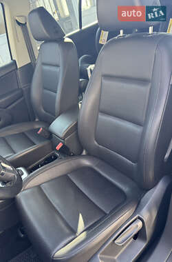 Внедорожник / Кроссовер Volkswagen Tiguan 2015 в 
