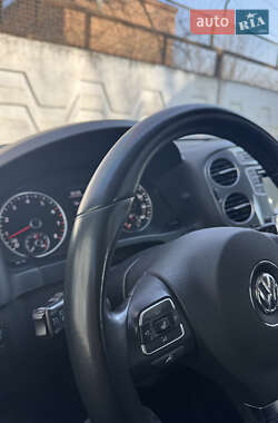 Внедорожник / Кроссовер Volkswagen Tiguan 2015 в 