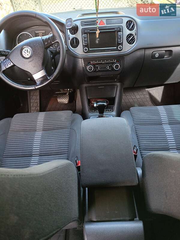 Внедорожник / Кроссовер Volkswagen Tiguan 2010 в Городке фото 9 Внедорожник / Кроссовер Volkswagen Tiguan 2010 в Городке