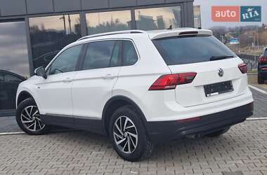 Внедорожник / Кроссовер Volkswagen Tiguan 2019 в Львове