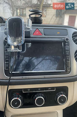Позашляховик / Кросовер Volkswagen Tiguan 2010 в 