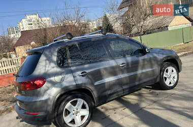 Внедорожник / Кроссовер Volkswagen Tiguan 2012 в Киеве