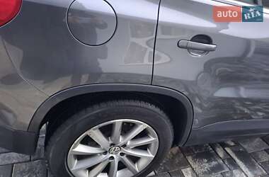 Внедорожник / Кроссовер Volkswagen Tiguan 2012 в 