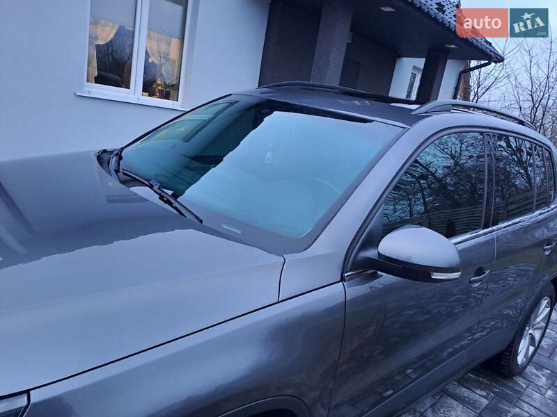 Внедорожник / Кроссовер Volkswagen Tiguan 2012 в Славуте