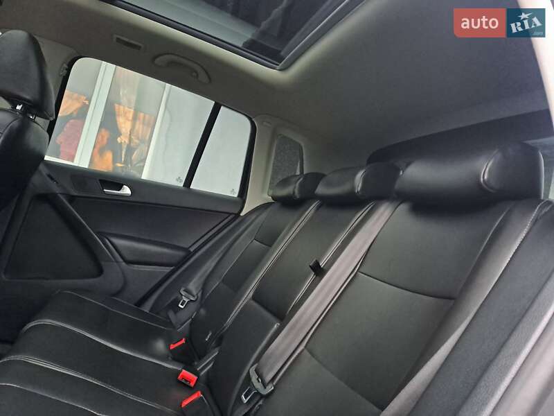 Внедорожник / Кроссовер Volkswagen Tiguan 2012 в Славуте