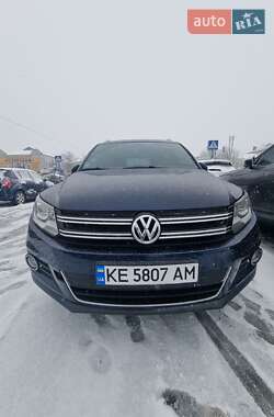 Внедорожник / Кроссовер Volkswagen Tiguan 2012 в Новомосковске