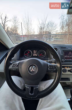 Внедорожник / Кроссовер Volkswagen Tiguan 2016 в 