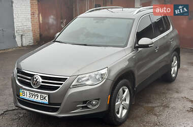 Внедорожник / Кроссовер Volkswagen Tiguan 2010 в Полтаве