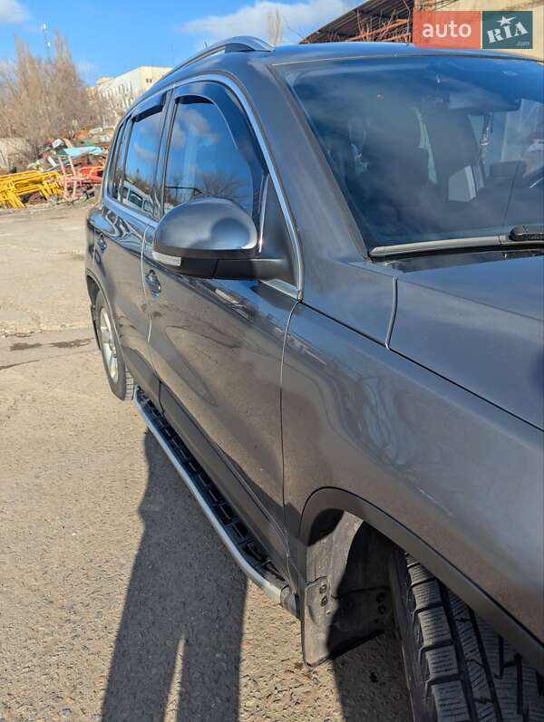 Позашляховик / Кросовер Volkswagen Tiguan 2010 в Южноукраїнську