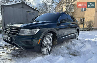 Внедорожник / Кроссовер Volkswagen Tiguan 2018 в 
