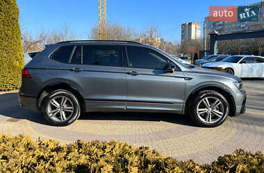 Внедорожник / Кроссовер Volkswagen Tiguan 2017 в Львове