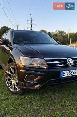 Внедорожник / Кроссовер Volkswagen Tiguan 2017 в Киеве