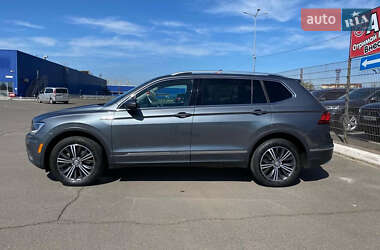 Внедорожник / Кроссовер Volkswagen Tiguan 2017 в Ровно