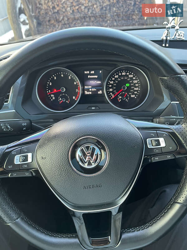 Внедорожник / Кроссовер Volkswagen Tiguan 2017 в Кривом Роге