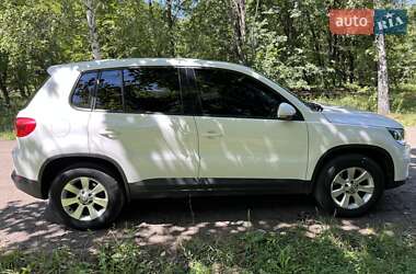 Позашляховик / Кросовер Volkswagen Tiguan 2013 в 