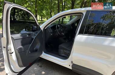 Позашляховик / Кросовер Volkswagen Tiguan 2013 в 