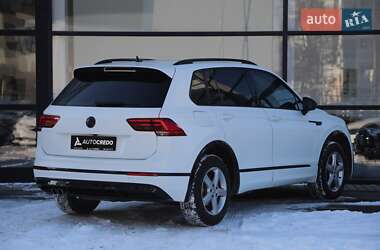 Внедорожник / Кроссовер Volkswagen Tiguan 2018 в 