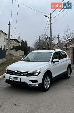 Внедорожник / Кроссовер Volkswagen Tiguan 2017 в Черновцах