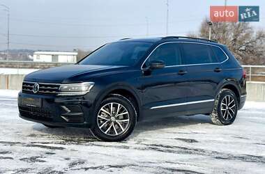 Внедорожник / Кроссовер Volkswagen Tiguan 2021 в Киеве