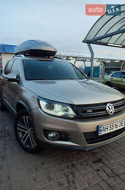 Позашляховик / Кросовер Volkswagen Tiguan 2011 в 