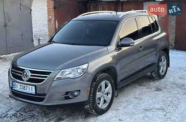 Внедорожник / Кроссовер Volkswagen Tiguan 2010 в Полтаве