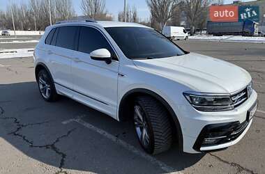 Внедорожник / Кроссовер Volkswagen Tiguan 2018 в 